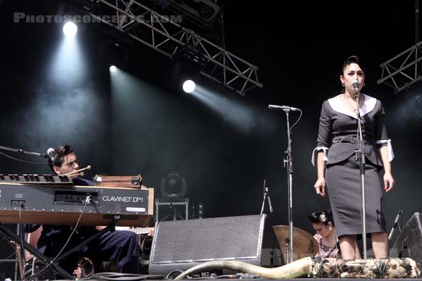 KITTY, DAISY AND LEWIS - 2009-08-29 - SAINT CLOUD - Domaine National - Scene de la Cascade - 